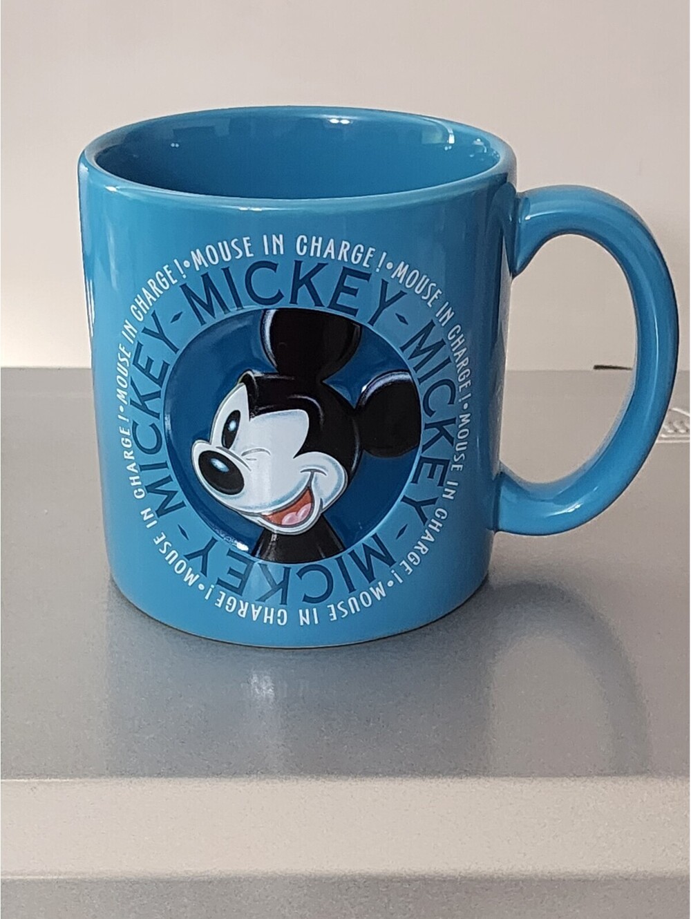 Disney Mickey Mouse In Charge Blue Mug hecho en thailand
